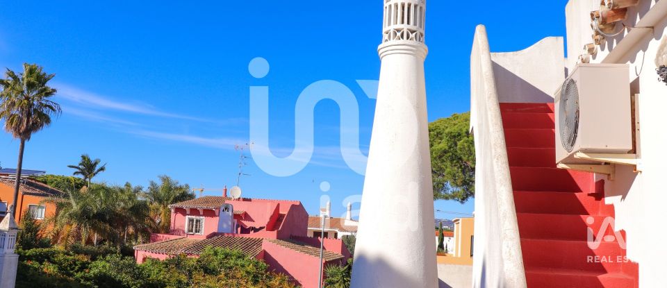 Moradia T4 em Faro (Sé e São Pedro) de 144 m²