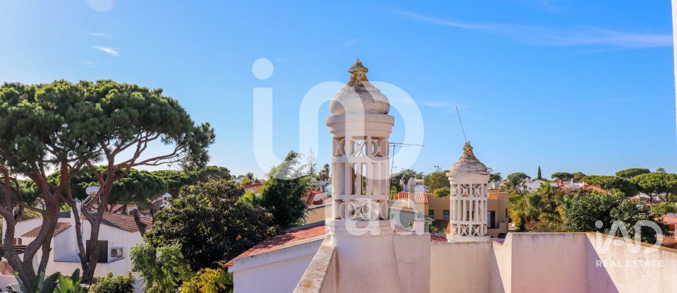 Moradia T4 em Faro (Sé e São Pedro) de 144 m²