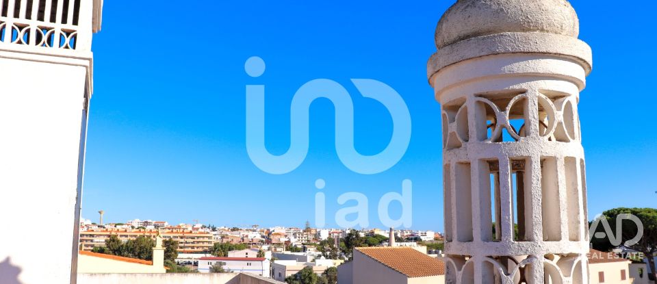 Moradia T4 em Faro (Sé e São Pedro) de 144 m²