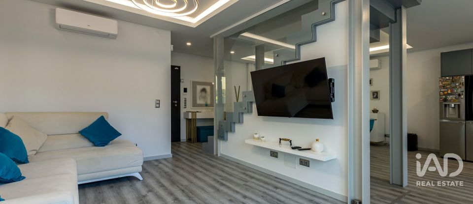 Maison T3 à Beato de 199 m²