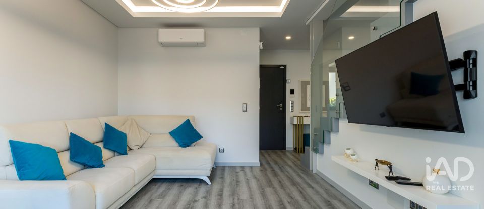 Maison T3 à Beato de 199 m²