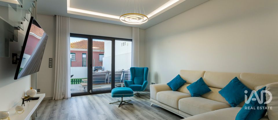 Maison T3 à Beato de 199 m²