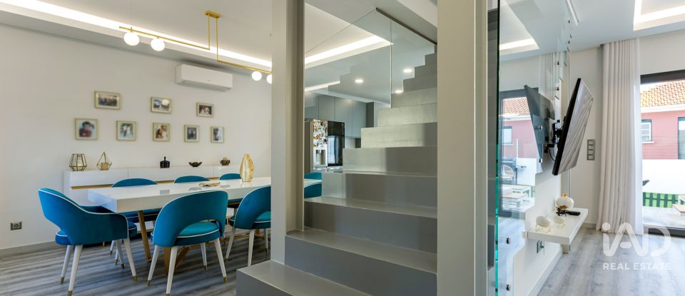 Maison T3 à Beato de 199 m²