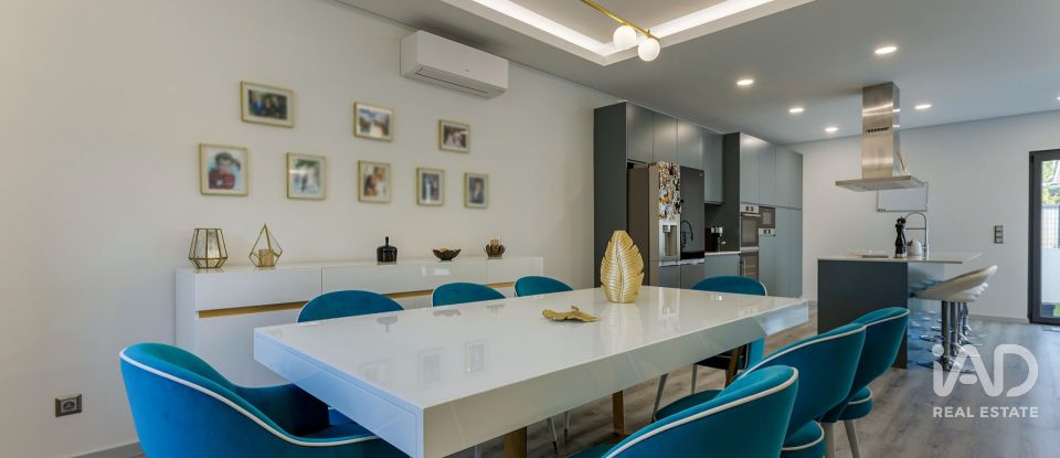 Maison T3 à Beato de 199 m²