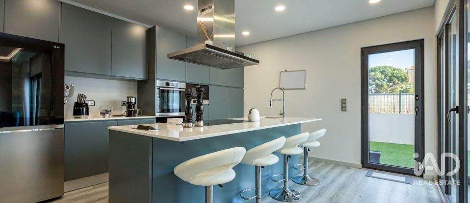 Maison T3 à Beato de 199 m²