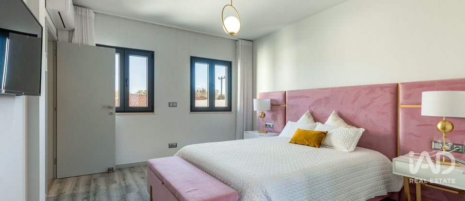 Maison T3 à Beato de 199 m²