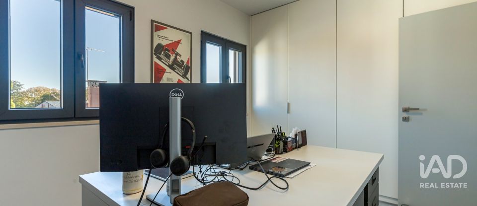 Maison T3 à Beato de 199 m²