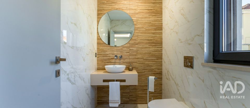 Maison T3 à Beato de 199 m²