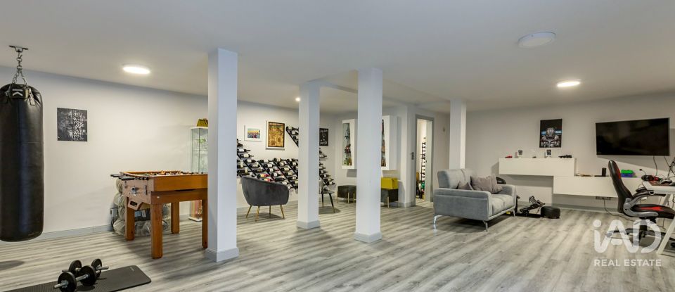 Maison T3 à Beato de 199 m²