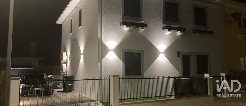 Maison T3 à Beato de 199 m²