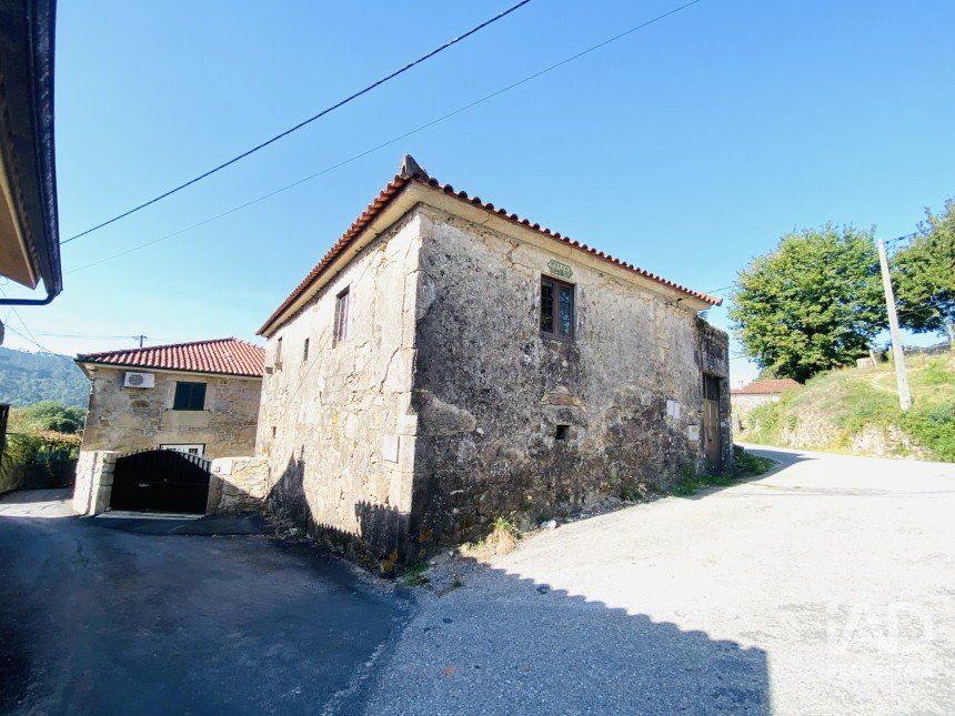 House T1 in Romarigães of 176 m²