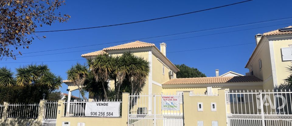 Moradia T3 em Aldeia do Mato e Souto de 330 m²