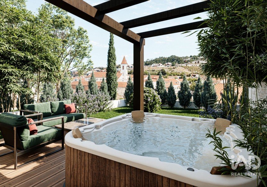 Single story home T5 in Vimeiro of 370 m²