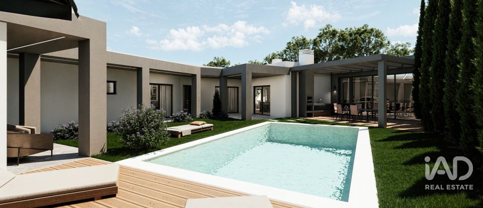 Single story home T5 in Vimeiro of 370 m²