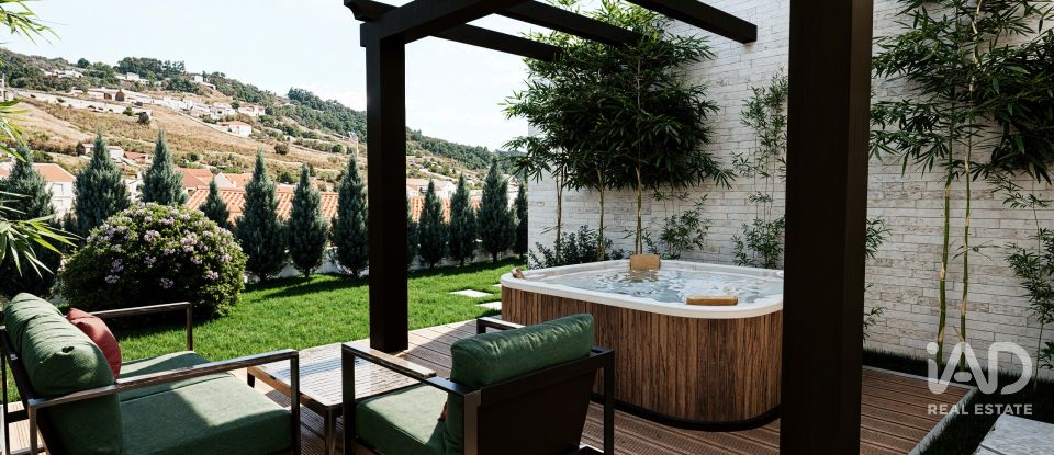 Single story home T5 in Vimeiro of 370 m²