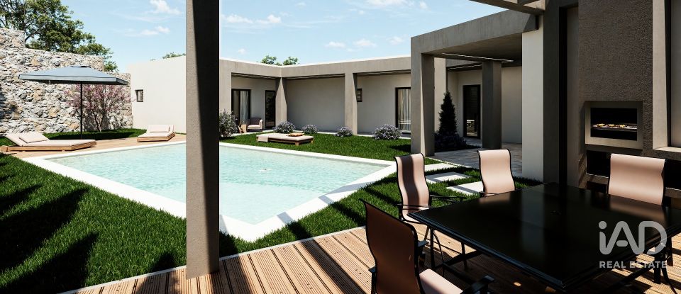 Single story home T5 in Vimeiro of 370 m²