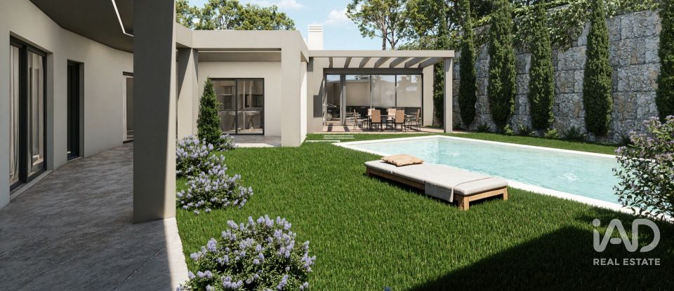 Single story home T5 in Vimeiro of 370 m²