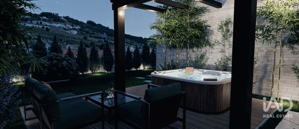 Single story home T5 in Vimeiro of 370 m²