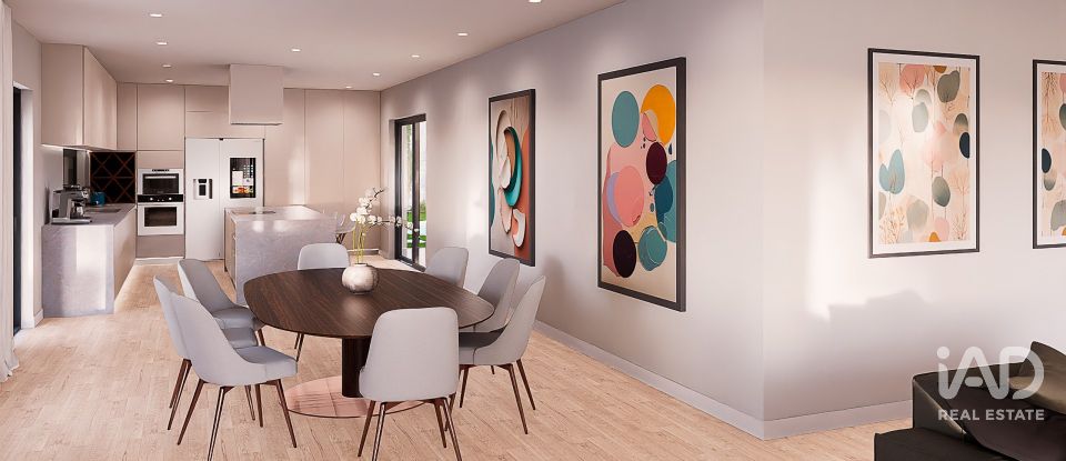 Single story home T5 in Vimeiro of 370 m²