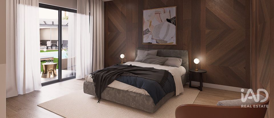 Single story home T5 in Vimeiro of 370 m²