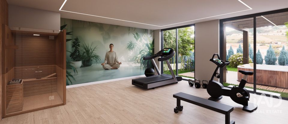 Single story home T5 in Vimeiro of 370 m²