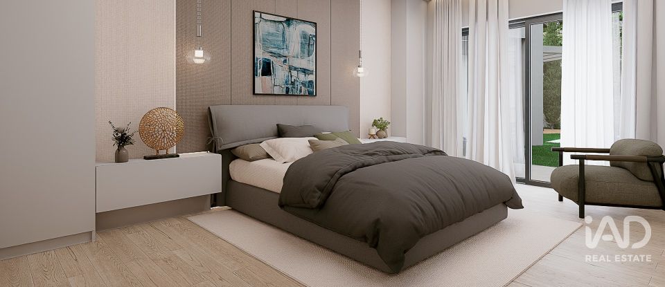 Single story home T5 in Vimeiro of 370 m²