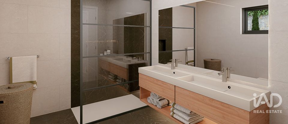 Single story home T5 in Vimeiro of 370 m²