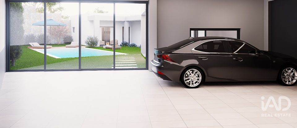 Single story home T5 in Vimeiro of 370 m²