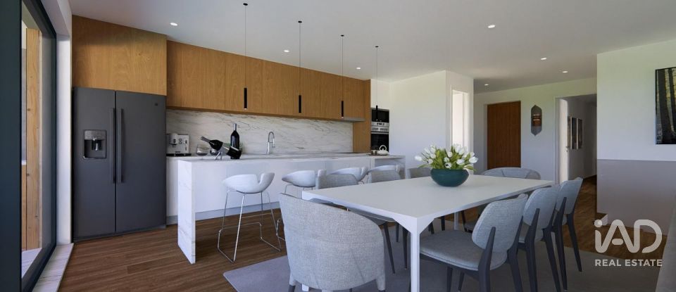 Maison de plain-pied T5 à Castelo do Neiva de 299 m²