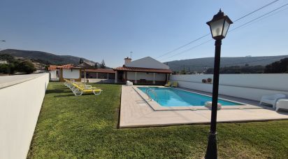 Maison de plain-pied T4 à Ossela de 384 m²