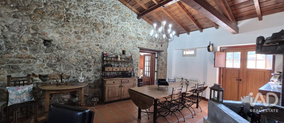 Maison de plain-pied T4 à Ossela de 384 m²