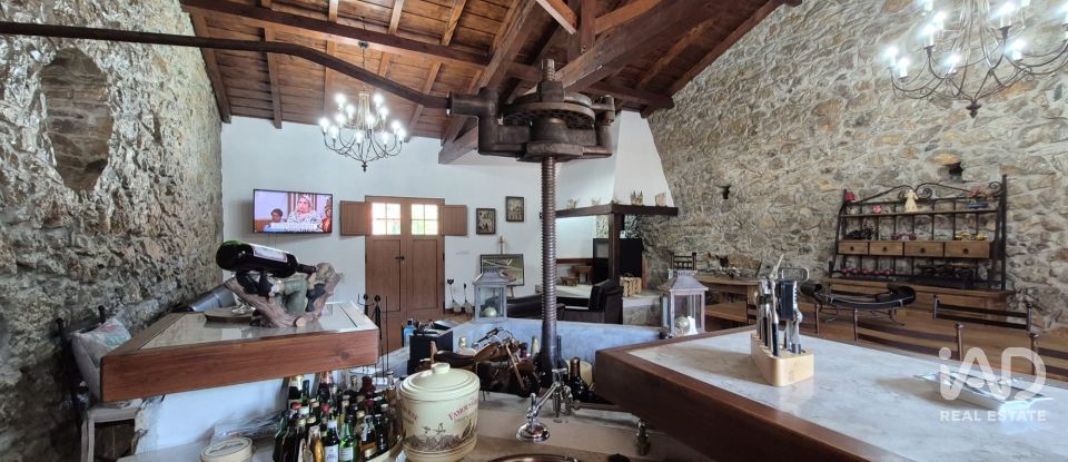 Maison de plain-pied T4 à Ossela de 384 m²