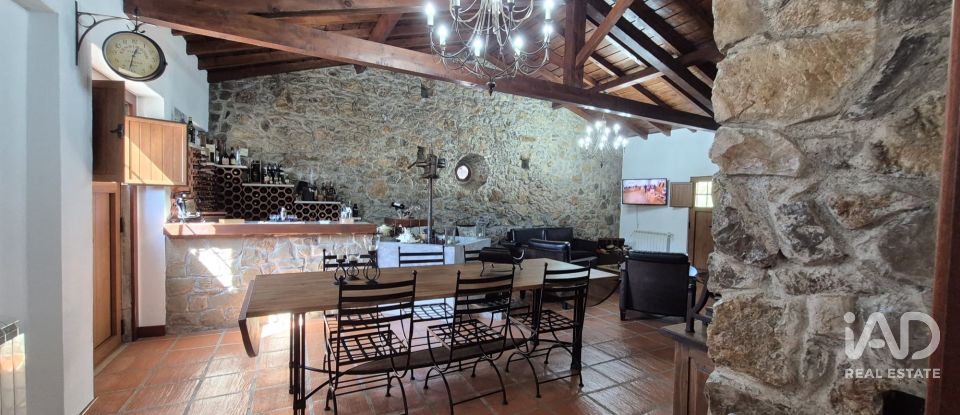 Maison de plain-pied T4 à Ossela de 384 m²