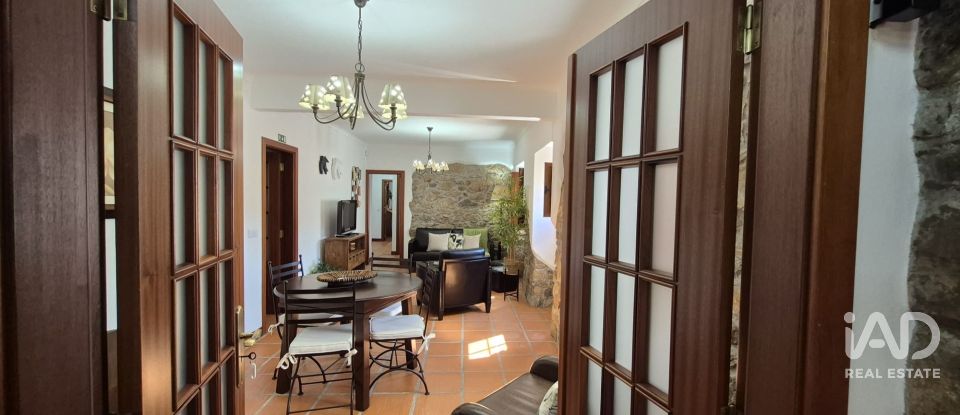 Maison de plain-pied T4 à Ossela de 384 m²