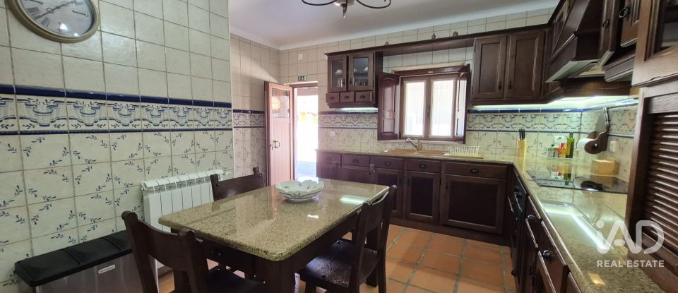 Maison de plain-pied T4 à Ossela de 384 m²