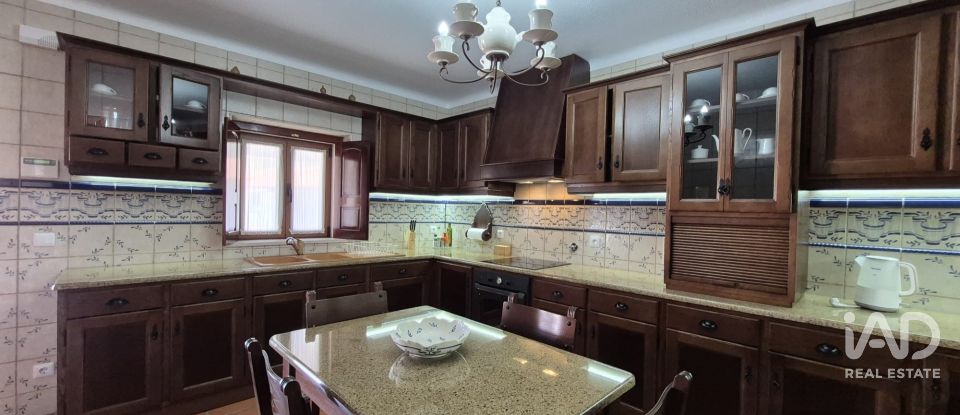 Maison de plain-pied T4 à Ossela de 384 m²