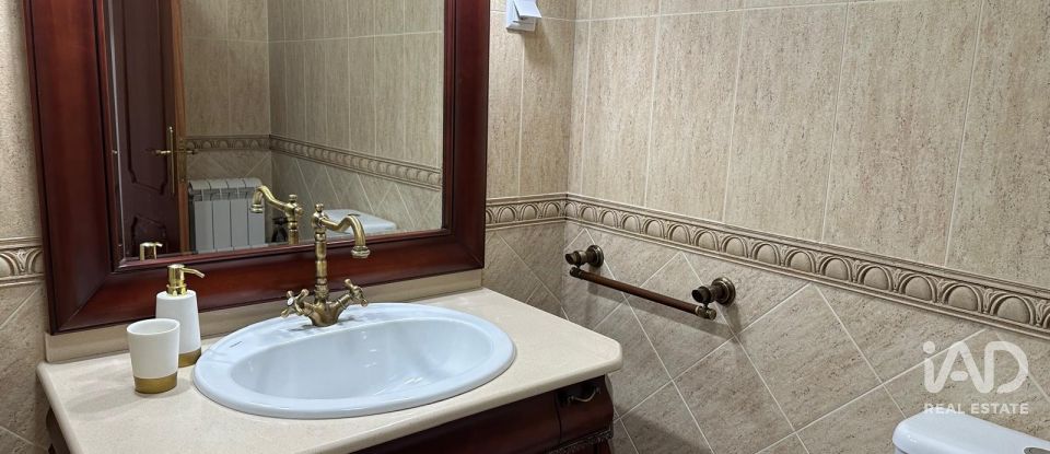 Maison de plain-pied T4 à Ossela de 384 m²