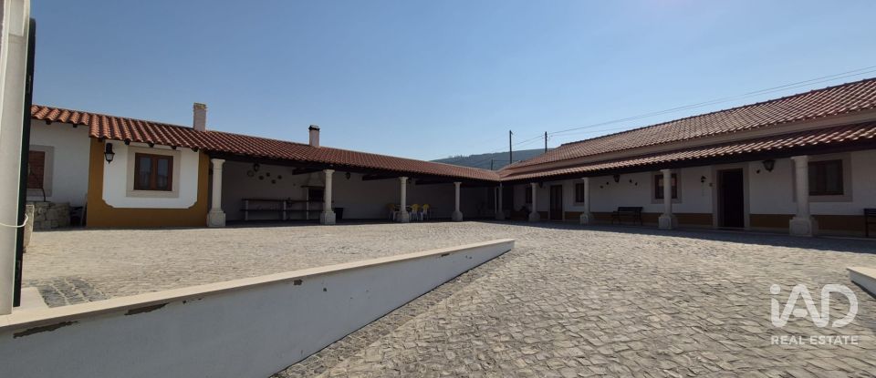 Maison de plain-pied T4 à Ossela de 384 m²