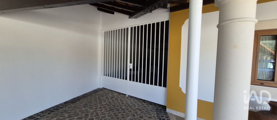 Maison de plain-pied T4 à Ossela de 384 m²