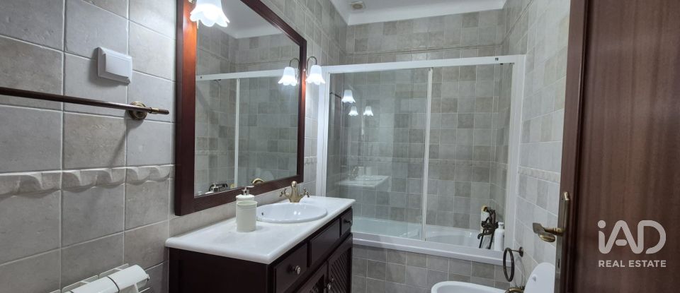 Maison de plain-pied T4 à Ossela de 384 m²