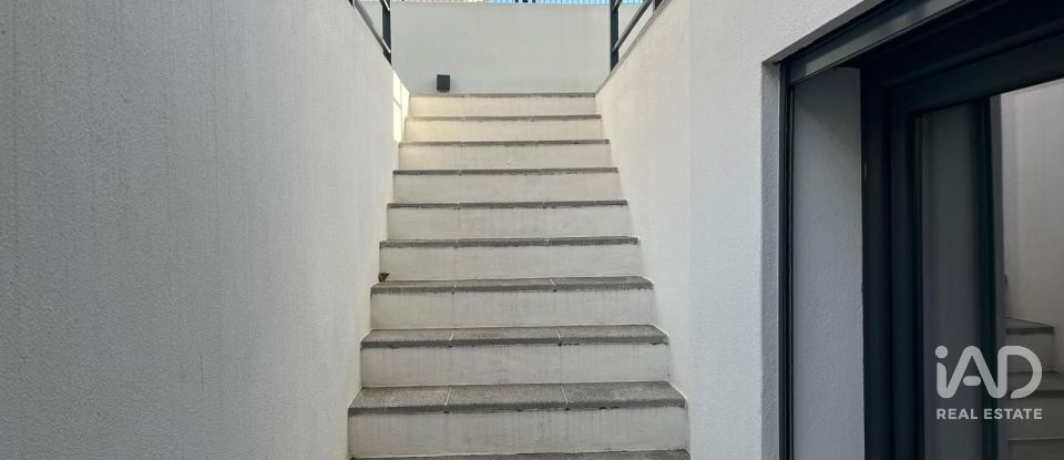 Maison T3 à Beato de 199 m²