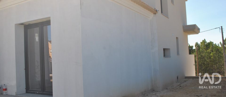 Casa T4 em Fernão Ferro de 294 m²