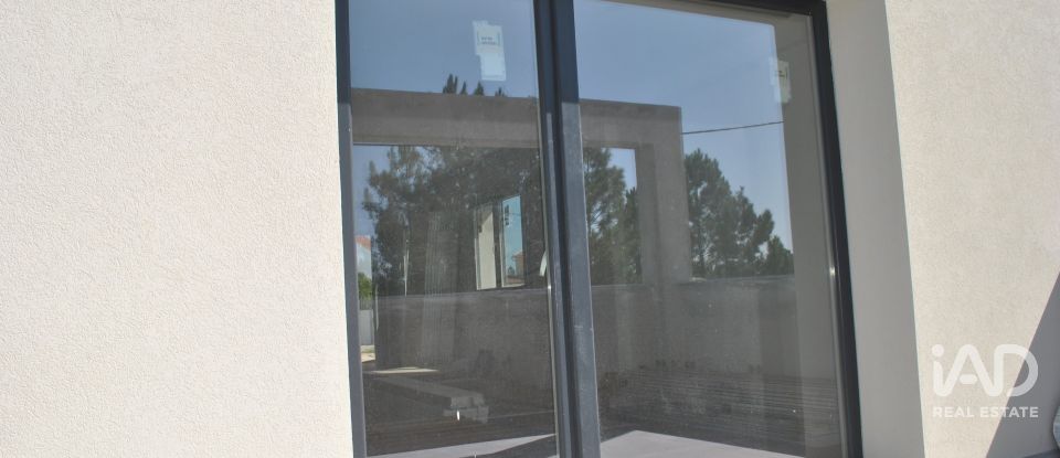 Casa T4 em Fernão Ferro de 294 m²