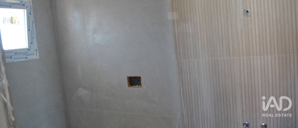 Casa T4 em Fernão Ferro de 294 m²