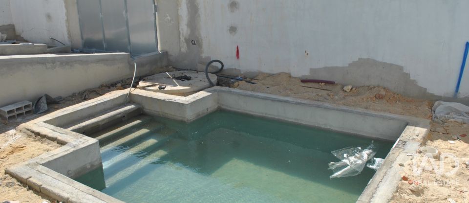 Casa T4 em Fernão Ferro de 294 m²