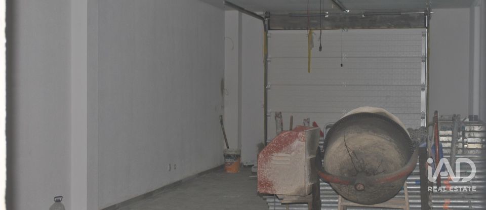 Casa T4 em Fernão Ferro de 294 m²