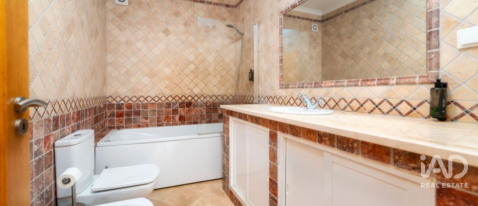 Maison T4 à Albufeira e Olhos de Água de 259 m²