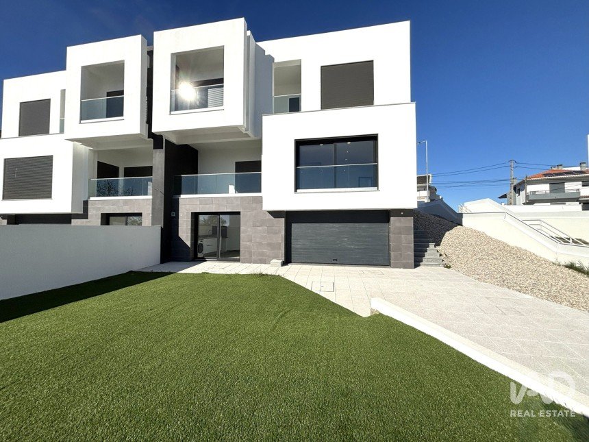 Casa / moradia T4 em Corroios de 157 m²