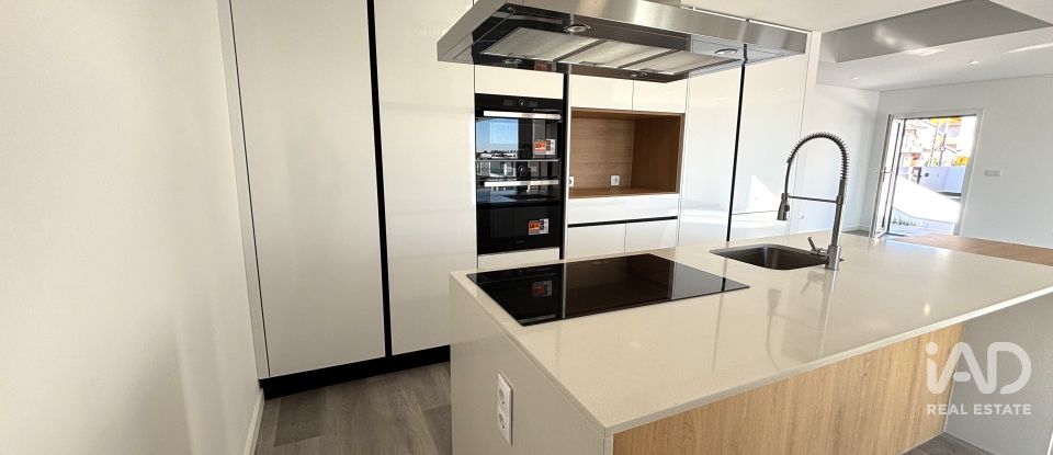 Casa / moradia T4 em Corroios de 157 m²