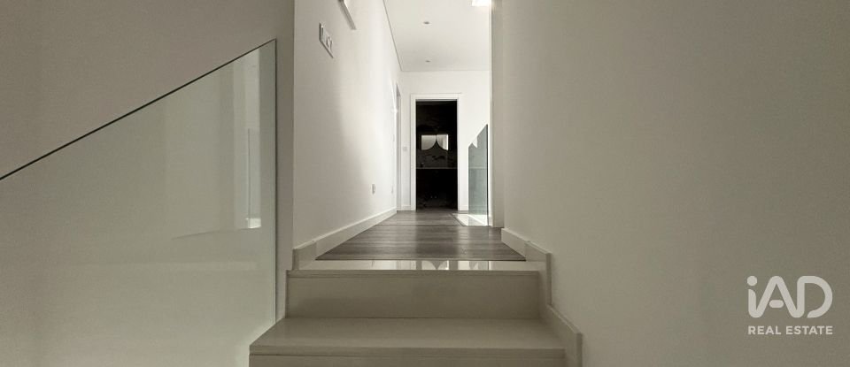 Casa / moradia T4 em Corroios de 157 m²